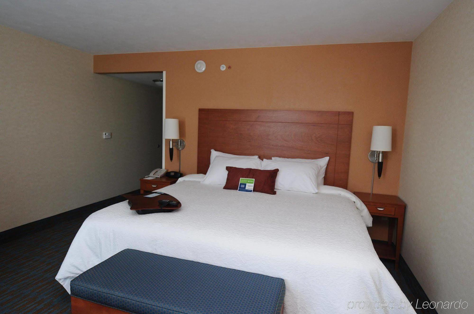 Hampton By Hilton Queretaro Tecnologico Hotel Szoba fotó
